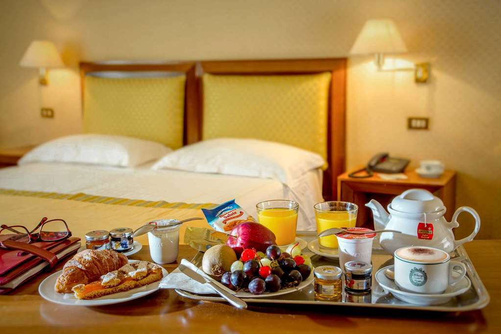 9Hotel Cesari Rom Zimmer foto